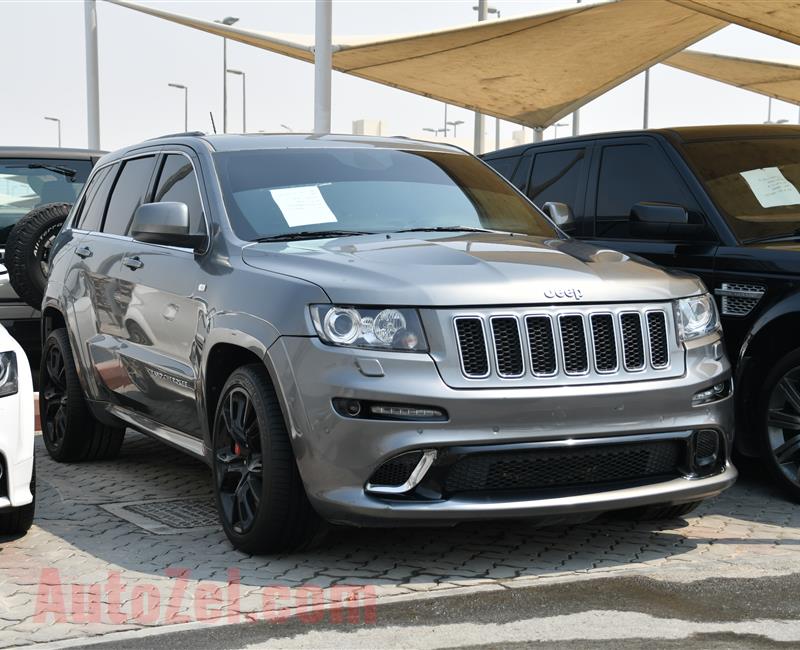 JEEP GRAND CHEROKEE MODEL 2012 - GREY - 220,000 KM - V8 - GCC 