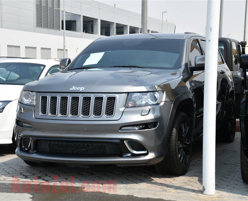 JEEP GRAND CHEROKEE MODEL 2012 - GREY - 220,000 KM - V8 - GCC 