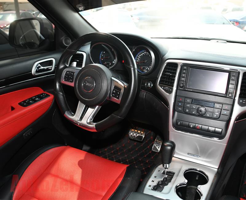 JEEP GRAND CHEROKEE MODEL 2012 - GREY - 220,000 KM - V8 - GCC 