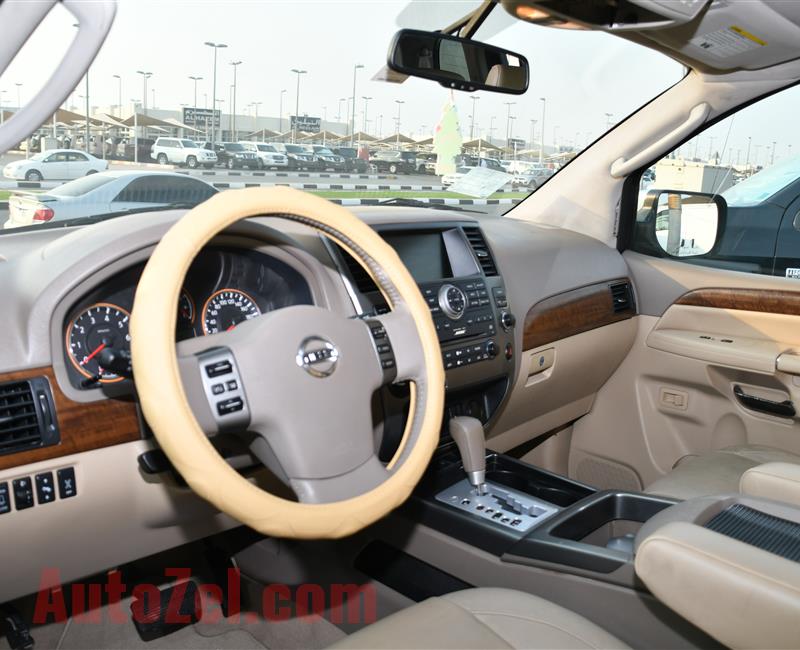 NISSAN ARMADA MODEL 2009 - WHITE - 200,000 KM - V8 - GCC 