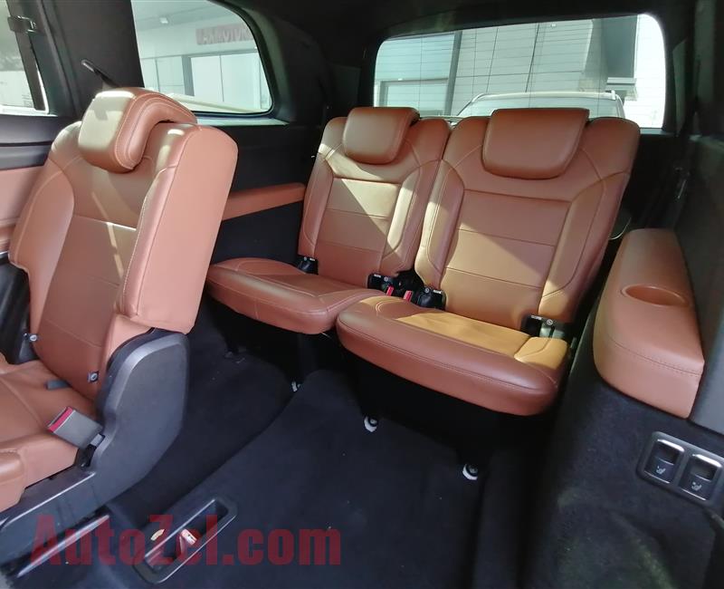 MERCEDES-BENZ GLS500- 2016- WHITE- 144 000 KM- GCC