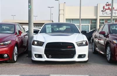 DODGE CHARGER MODEL 2014 - WHITE - 100,000 KM - V8 - GCC 