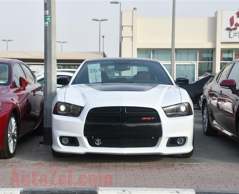 DODGE CHARGER MODEL 2014 - WHITE - 100,000 KM - V8 - GCC 