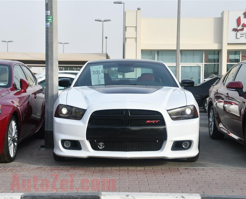 DODGE CHARGER MODEL 2014 - WHITE - 100,000 KM - V8 - GCC 