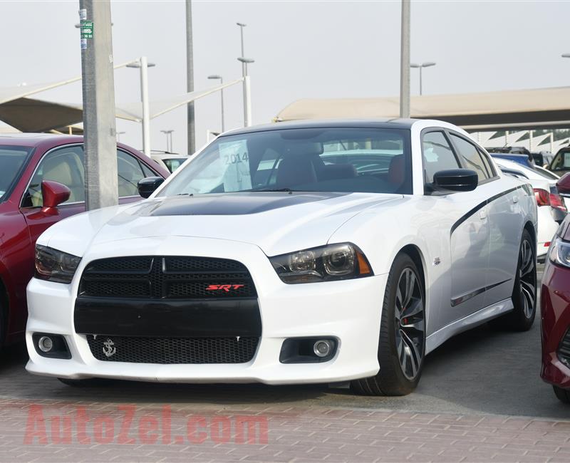 DODGE CHARGER MODEL 2014 - WHITE - 100,000 KM - V8 - GCC 