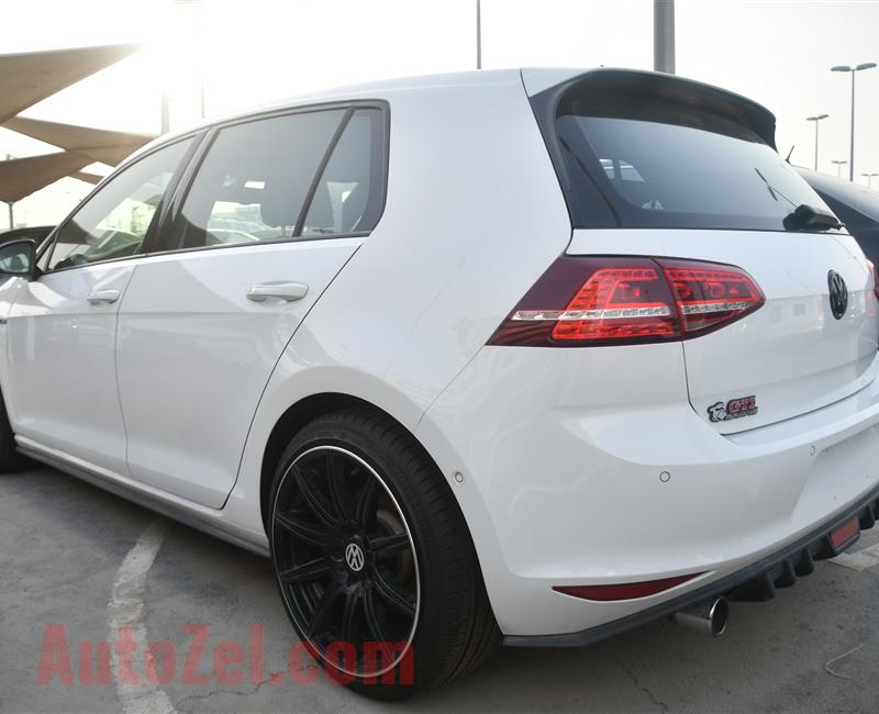 VOLKSWAGEN GTI MODEL 2014 - WHITE - 140, 000 KM - V4 - GCC  