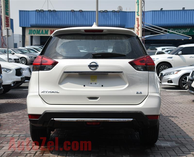 BRAND NEW NISSAN XTRAIL 2.5s 2X4- 5 SEATER- 2020- WHITE- GCC SPECS