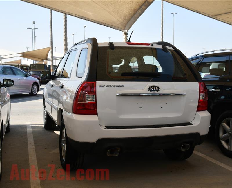 KIA SPORTAGE- 2009- WHITE- 183 000 KM- GCC SPECS