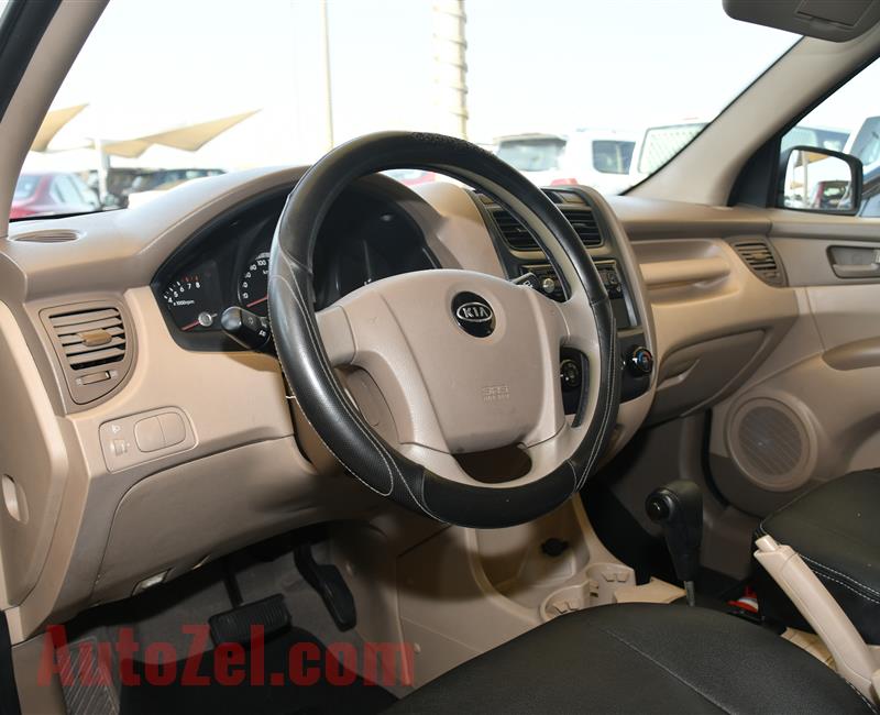 KIA SPORTAGE- 2009- WHITE- 183 000 KM- GCC SPECS