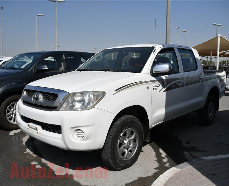 TOYOTA HILUX- 2011- WHITE- 500 000 KM- GCC SPECS