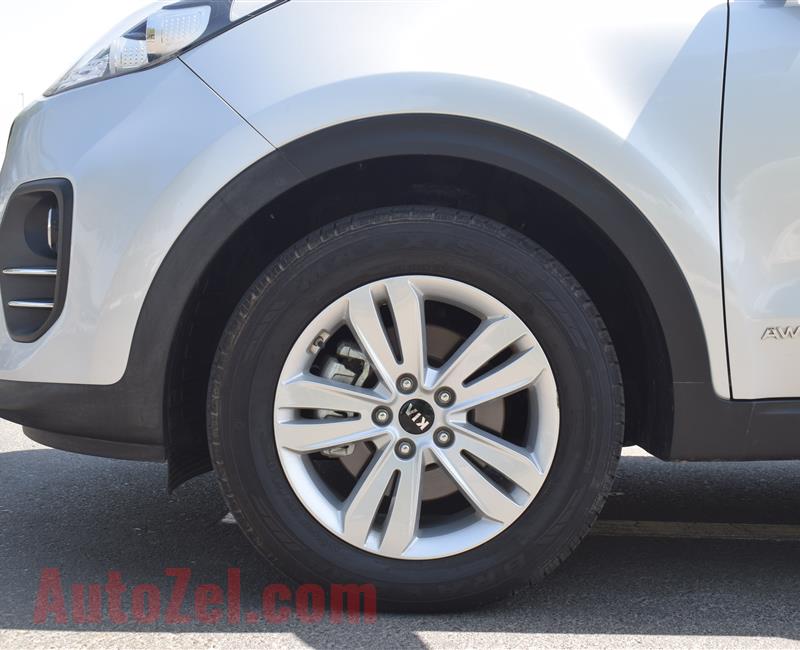 KIA SPORTAGE 2.0- 2018- SILVER- 62 000 KM- GCC SPECS- CALL FOR THE PRICE