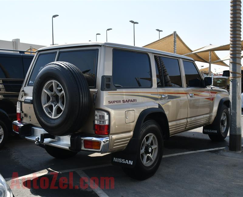NISSAN PATROL SUPER SAFARI- 1993- GOLD- 370 000 KM- GCC SPECS