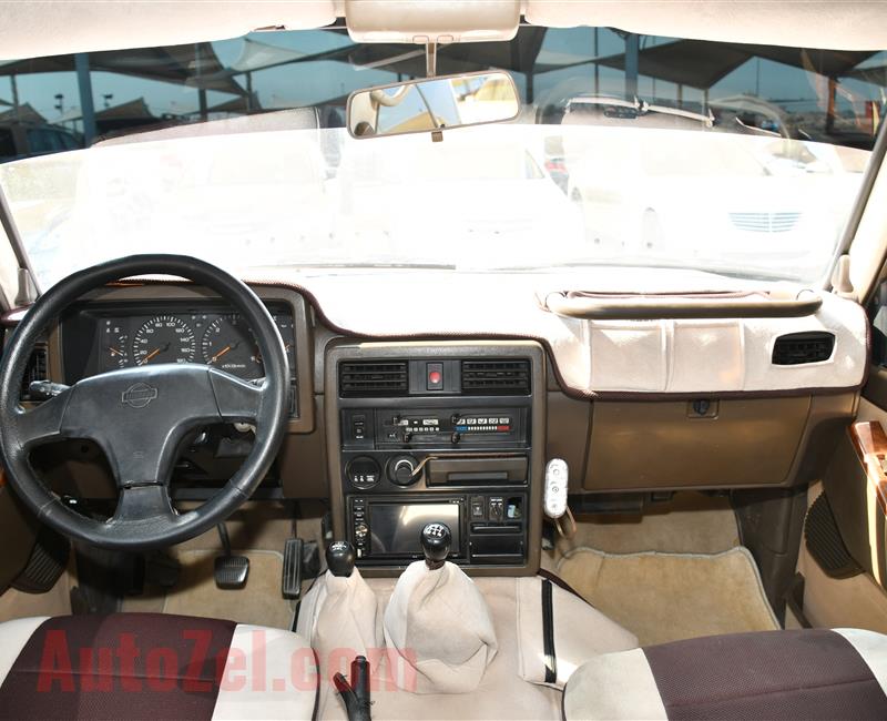 NISSAN PATROL SUPER SAFARI- 1993- GOLD- 370 000 KM- GCC SPECS