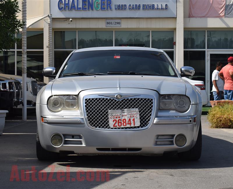 CHRYSLER 300- 2005- SILVER- 89 000 MILES- AMERICAN SPECS- CALL FOR THE PRICE