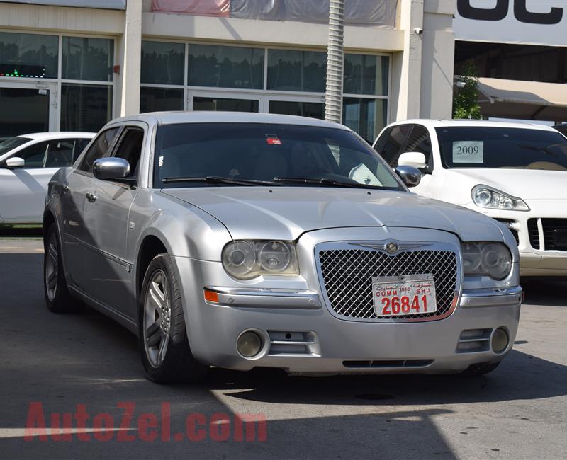 CHRYSLER 300- 2005- SILVER- 89 000 MILES- AMERICAN SPECS- CALL FOR THE PRICE