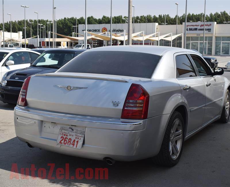 CHRYSLER 300- 2005- SILVER- 89 000 MILES- AMERICAN SPECS- CALL FOR THE PRICE