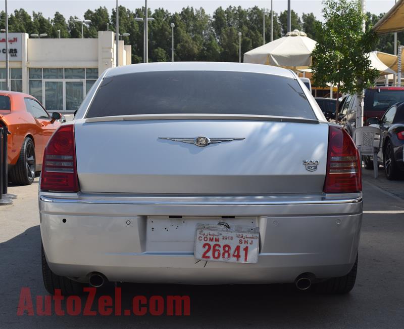 CHRYSLER 300- 2005- SILVER- 89 000 MILES- AMERICAN SPECS- CALL FOR THE PRICE