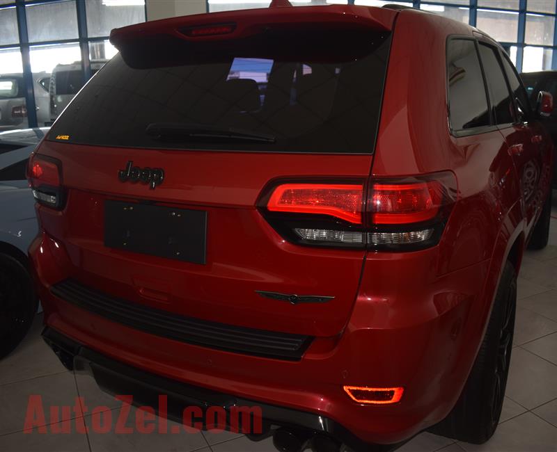 JEEP GRAND CHEROKEE SUPERCHARGED- 2018- RED- 35 000 KM- GCC SPECS