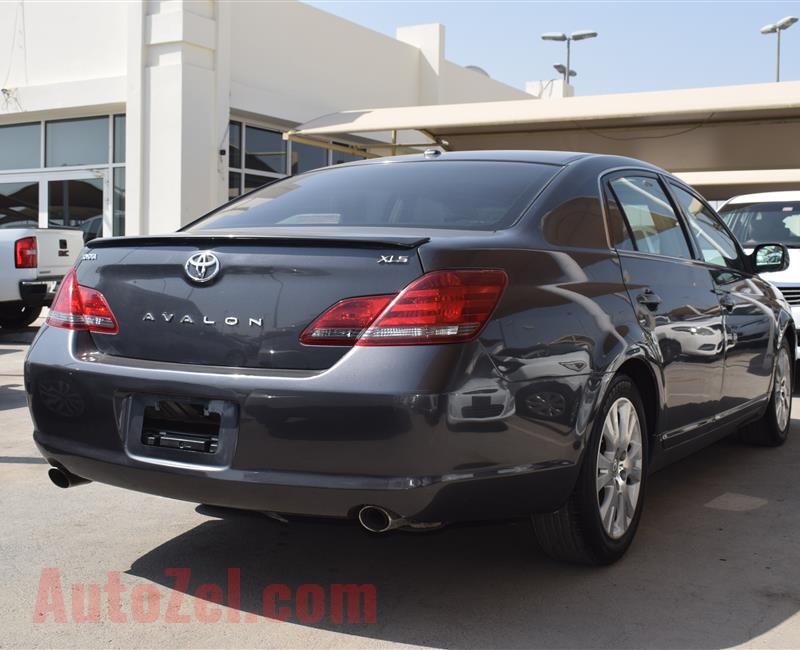 TOYOTA AVALON- 2009- GRAY- 87 000 KM- GCC SPECS