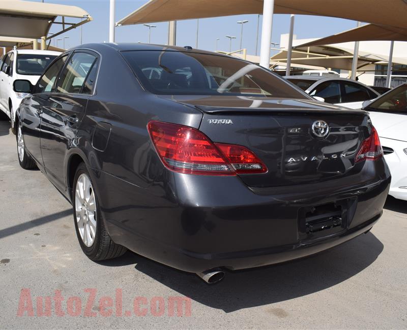 TOYOTA AVALON- 2009- GRAY- 87 000 KM- GCC SPECS