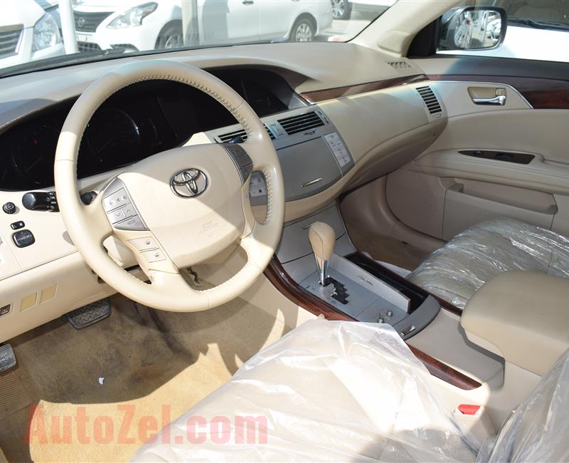 TOYOTA AVALON 2009 GRAY 87 000 KM GCC SPECS