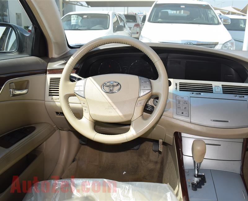 TOYOTA AVALON 2009 GRAY 87 000 KM GCC SPECS