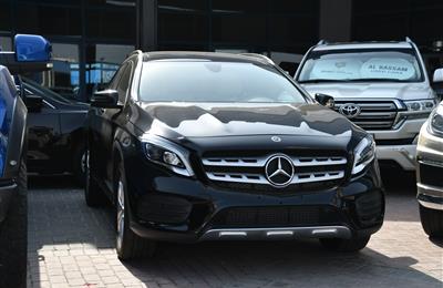 MERCEDES-BENZ GLA250 4MATIC- 2018- BLACK- 12 000 KM- GCC...