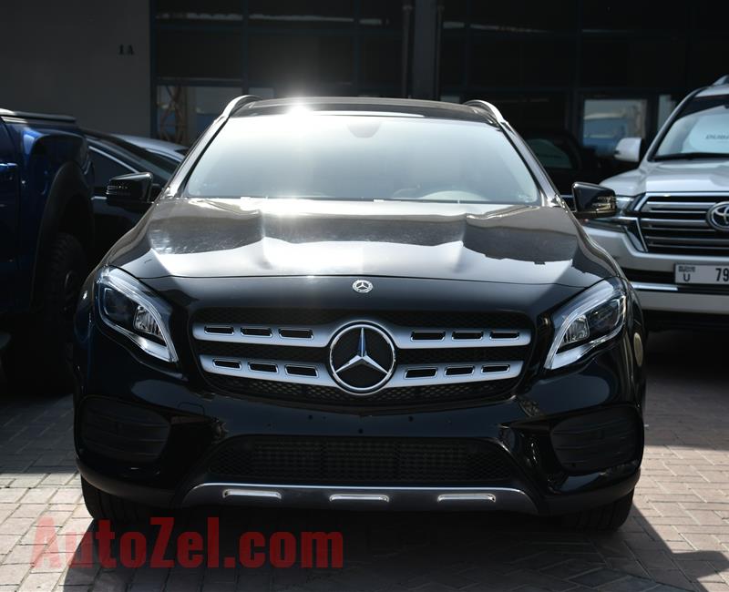 MERCEDES-BENZ GLA250 4MATIC- 2018- BLACK- 12 000 KM- GCC SPECS