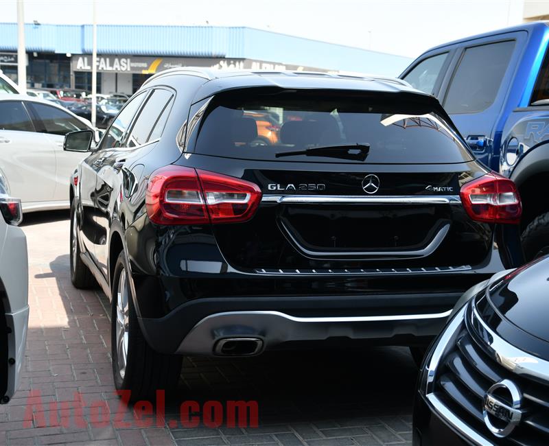 MERCEDES-BENZ GLA250 4MATIC- 2018- BLACK- 12 000 KM- GCC SPECS