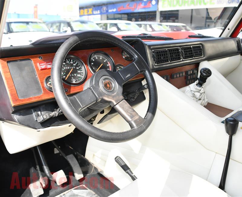 LAMBORGHINI LM002- 1987- RED- 14 000 KM