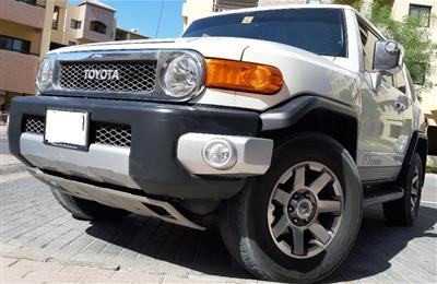 2015 FJ CRUISER VXR- GCC- SINGLE OWNER-  63 000 km