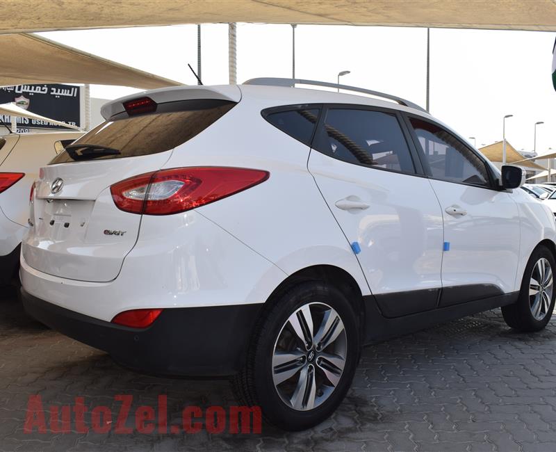 HYUNDAI TUCSON- 2015- WHITE- 33 000 KM