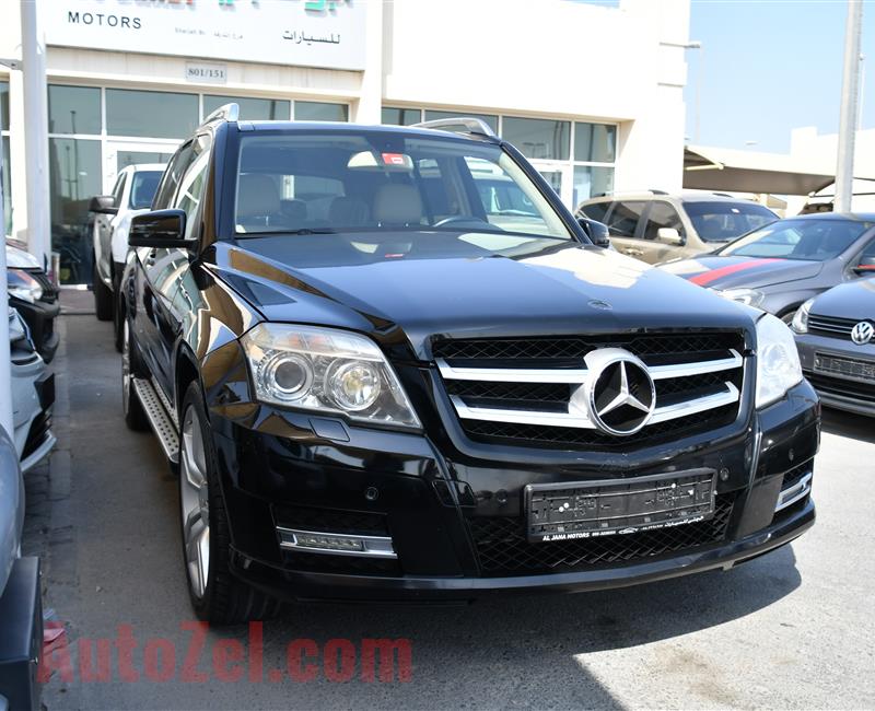 MERCEDES-BENZ GLK300- 2011- BLACK- 211 000 KM- AMERICAN SPECS