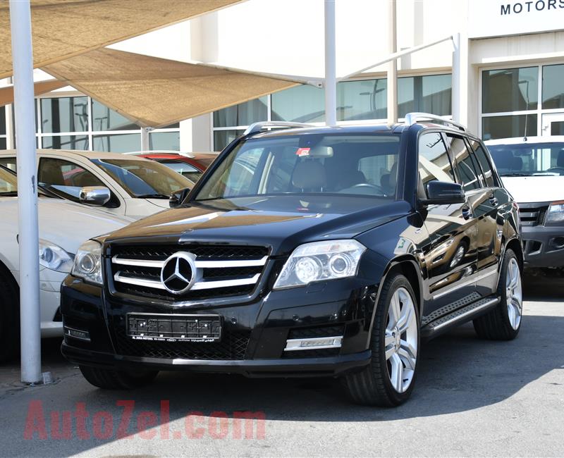 MERCEDES-BENZ GLK300- 2011- BLACK- 211 000 KM- AMERICAN SPECS