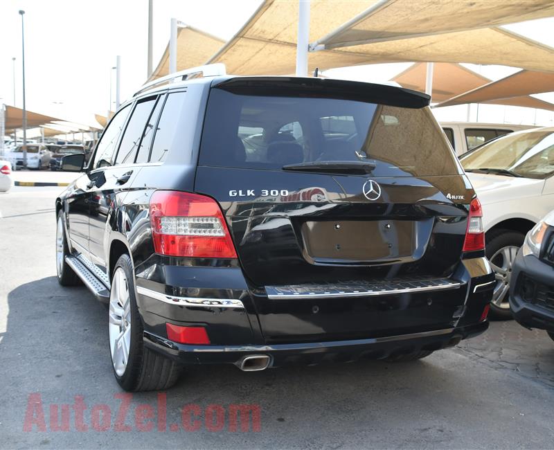 MERCEDES-BENZ GLK300- 2011- BLACK- 211 000 KM- AMERICAN SPECS