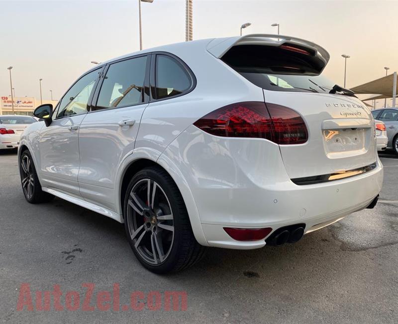 PORSCHE CAYENNE GTS- 2013- WHITE- 119 000 KM- GCC SPECS