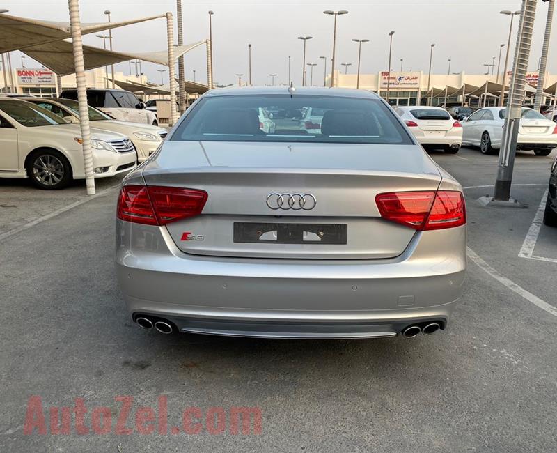 AUDI S8 SUPERCHARGED- 2013- SILVER- 153 000 KM- GCC SPECS