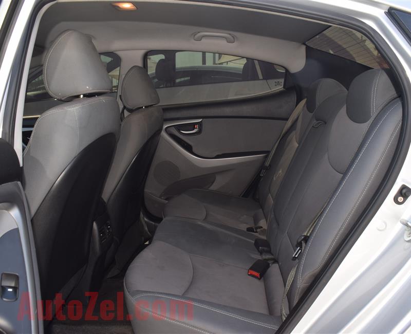 HYUNDAI ELANTRA- 2015- SILVER- 80 000 KM- GCC SPECS