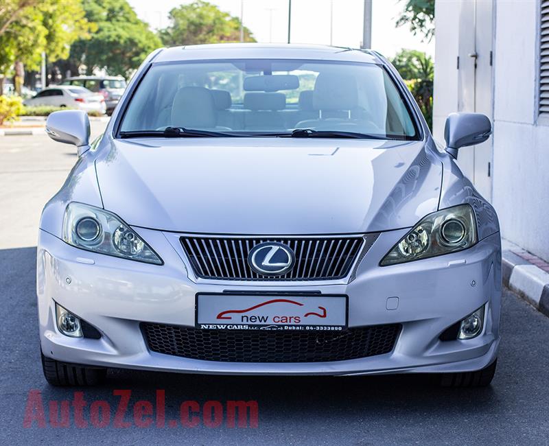 LEXUS IS300- 2010- SILVER- 164 043 KM- GCC SPECS