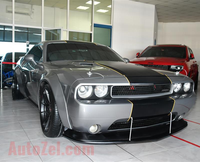 DODGE CHALLENGER- 2013- GRAY- 61 000 KM- AMERICAN SPECS