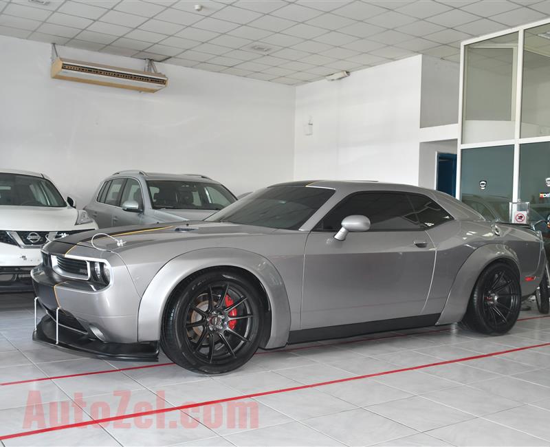 DODGE CHALLENGER- 2013- GRAY- 61 000 KM- AMERICAN SPECS