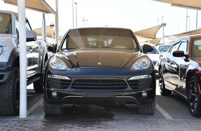 PORSCHE CAYENNE- 2013- BLACK- 206 000 KM- GCC SPECS