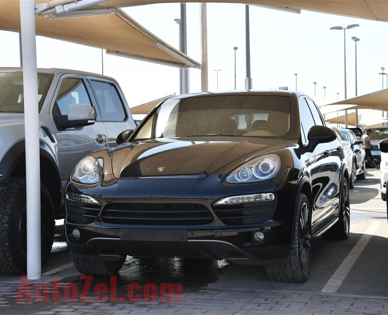 PORSCHE CAYENNE- 2013- BLACK- 206 000 KM- GCC SPECS