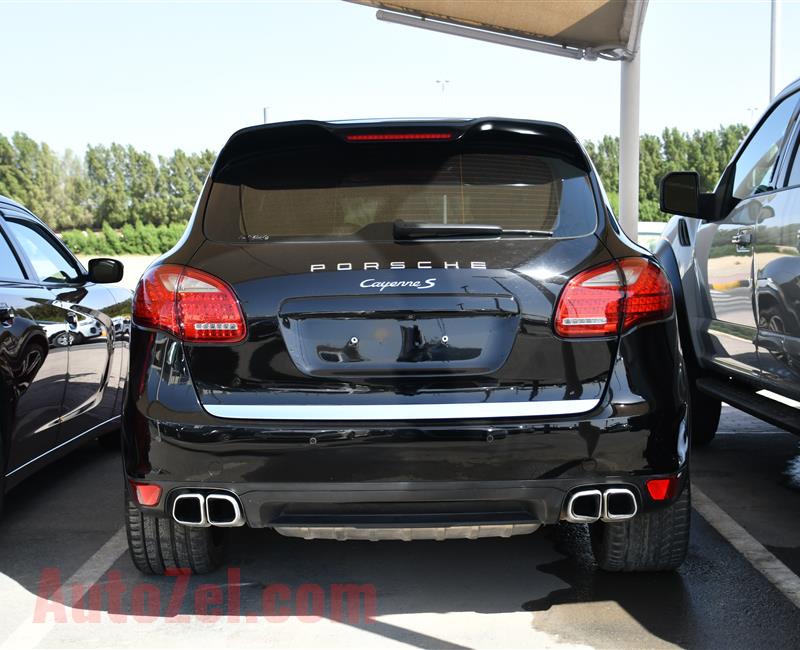 PORSCHE CAYENNE- 2013- BLACK- 206 000 KM- GCC SPECS