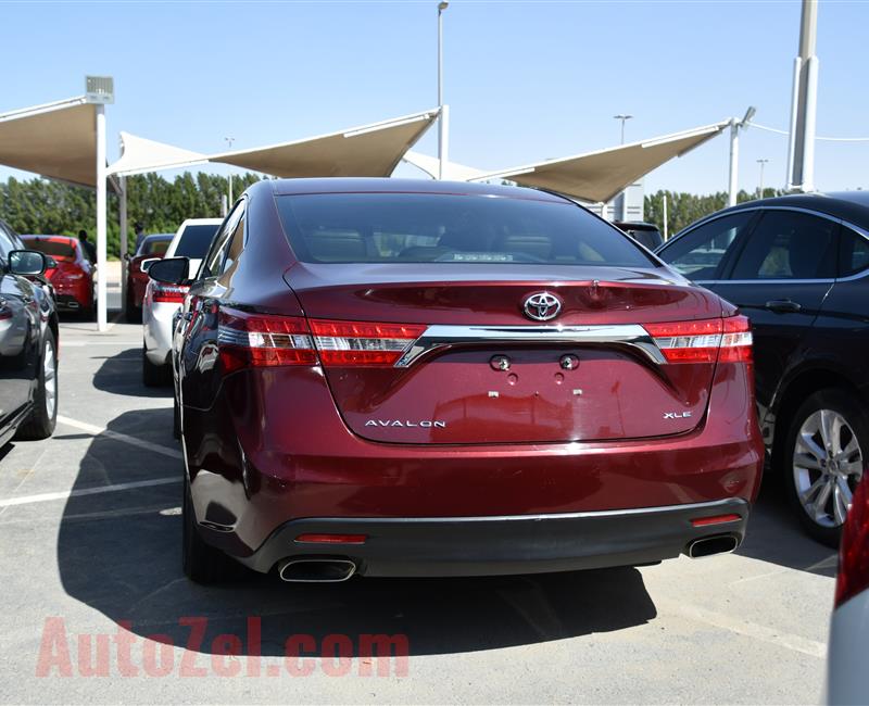 TOYOTA AVALON- 2014- RED- 135 000 KM- AMERICAN SPECS