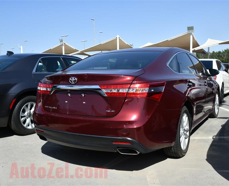 TOYOTA AVALON- 2014- RED- 135 000 KM- AMERICAN SPECS