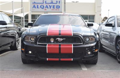 FORD MUSTANG GT- 2014- BLACK- 88 000 KM- GCC