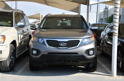 KIA SORENTO- 2013- GRAY- 134 000 KM- AMERICAN SPECS