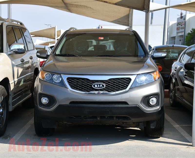 KIA SORENTO- 2013- GRAY- 134 000 KM- AMERICAN SPECS