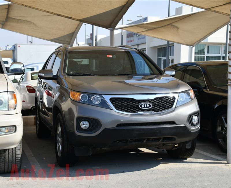 KIA SORENTO- 2013- GRAY- 134 000 KM- AMERICAN SPECS